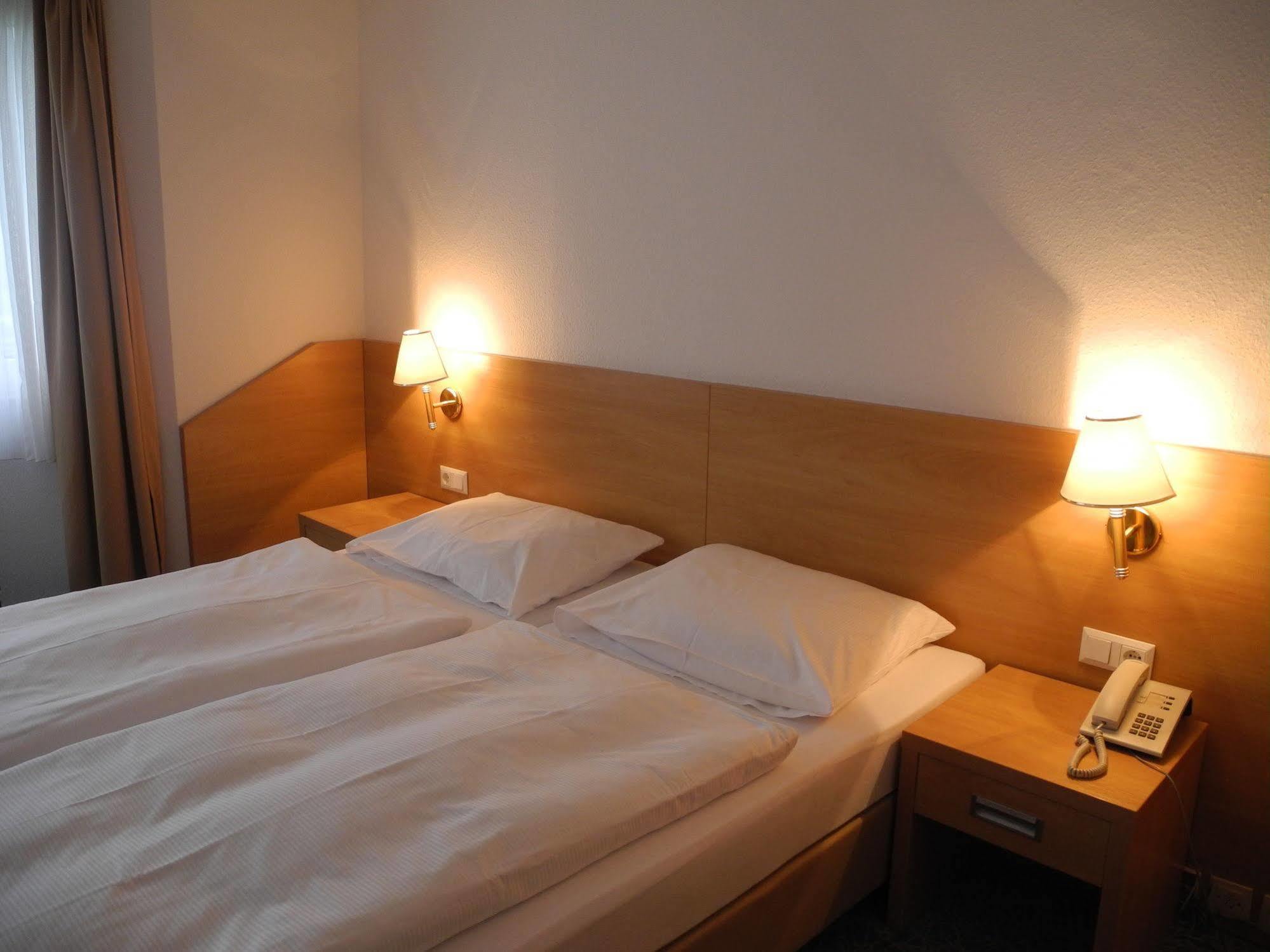 Hotel Havel Lodge Berlin Exterior foto